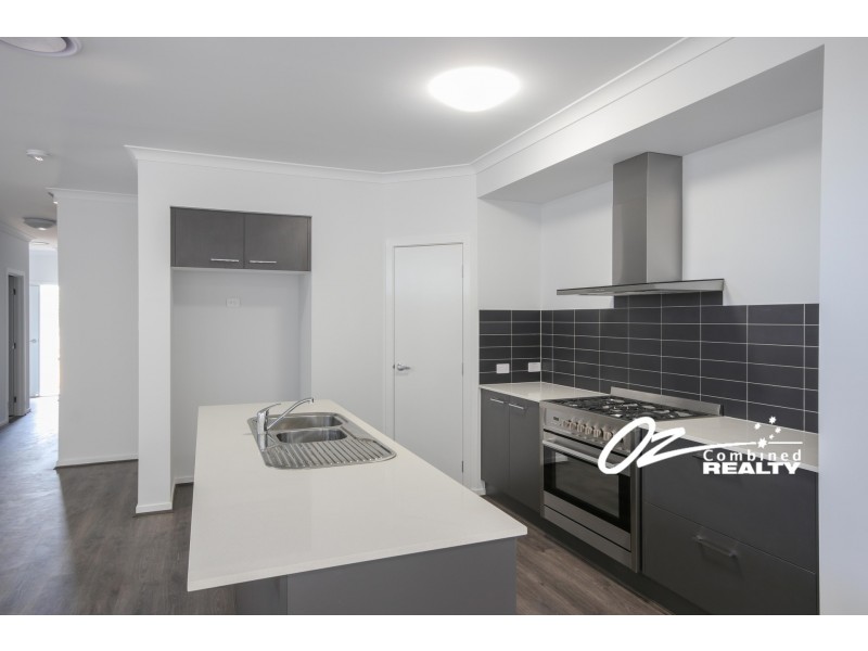 b/5 Nadine Street, Sanctuary Point NSW 2540