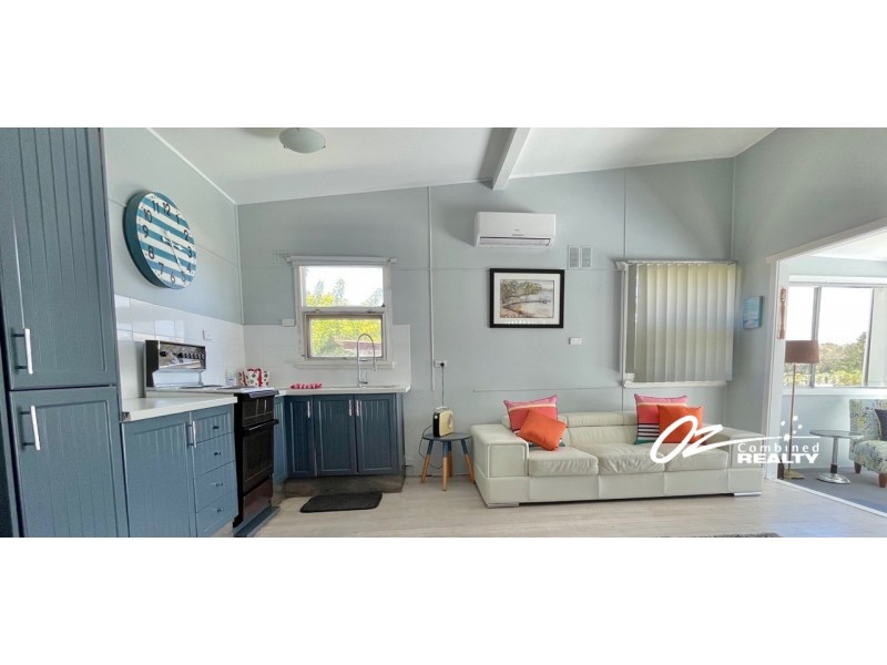 10 Lachlan Crescent, St Georges Basin NSW 2540