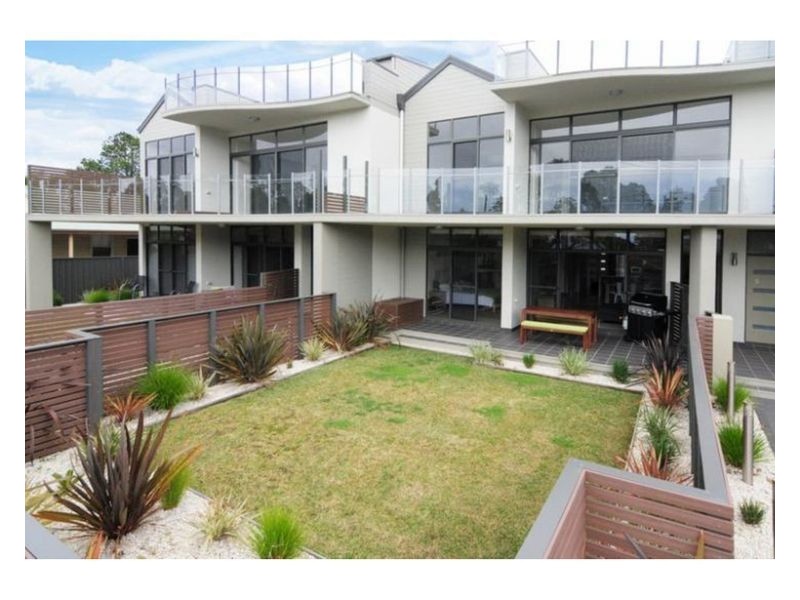 2/33 Hawke Street, Huskisson NSW 2540