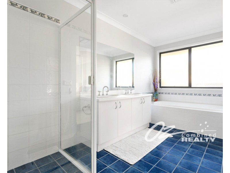 33 Turvey Crescent, St Georges Basin NSW 2540