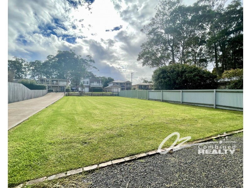 18 Loralyn Avenue, St Georges Basin NSW 2540