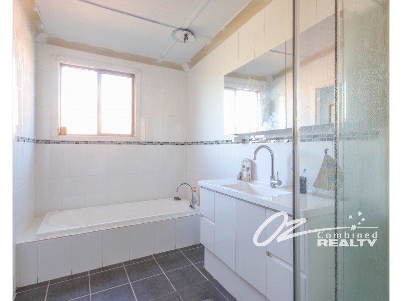 1 Dunisla Street, Sanctuary Point NSW 2540