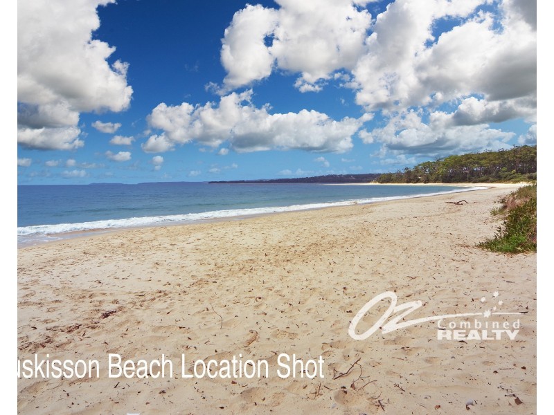 11 Reid Street, Wrights Beach NSW 2540