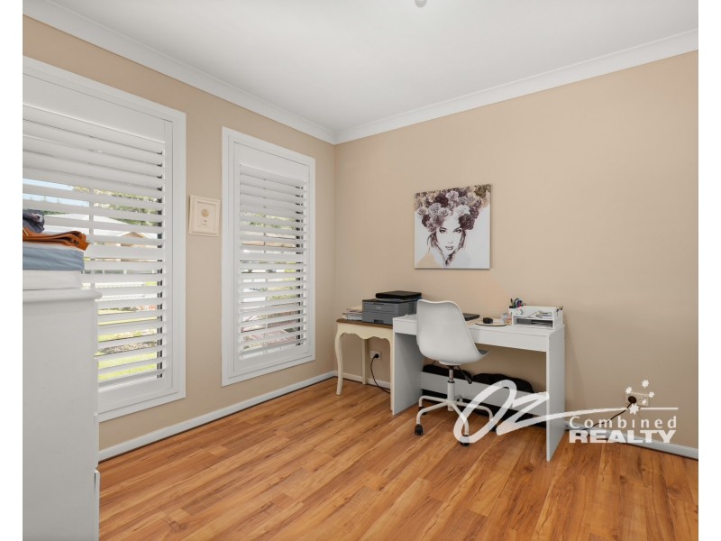 4 Tasman Park Close, St Georges Basin NSW 2540