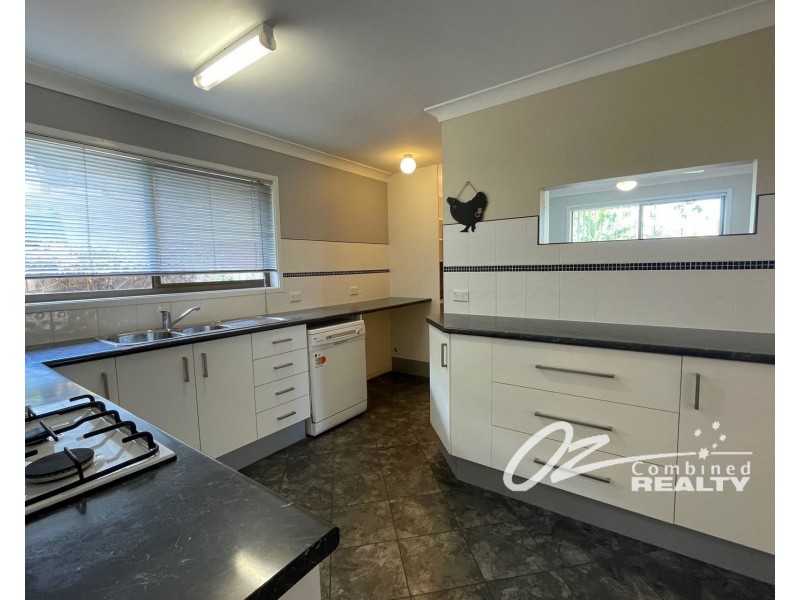 17 Macleans Point Road, Sanctuary Point NSW 2540
