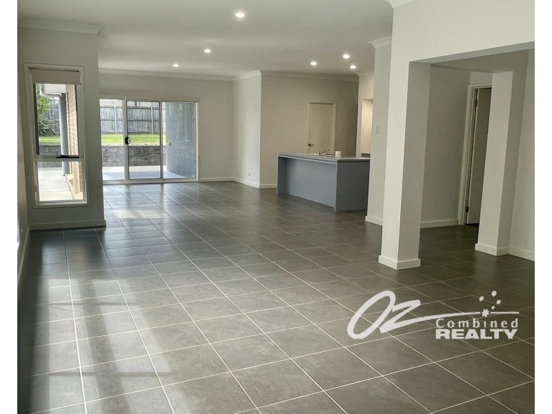 8 Bayswood Avenue, Vincentia NSW 2540