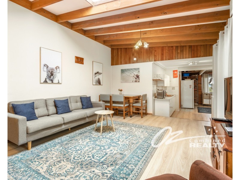 72 Hawke Street, Huskisson NSW 2540