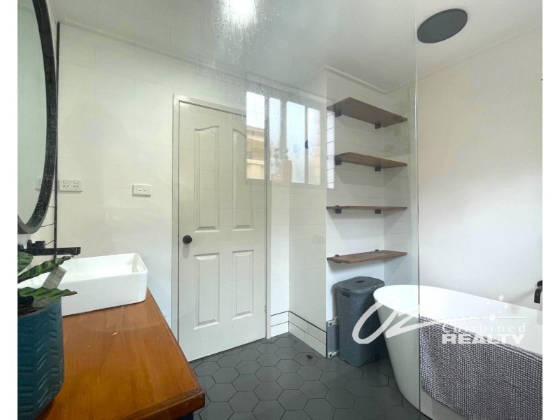 70 Waratah Crescent, Sanctuary Point NSW 2540