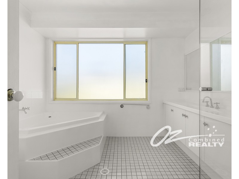 62 Waratah Crescent, Sanctuary Point NSW 2540