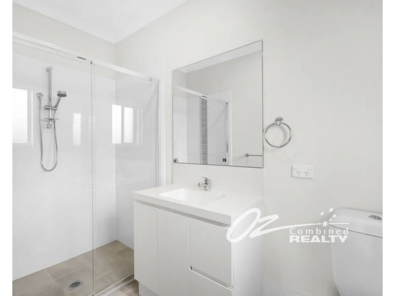 A&B/10 Lancing Avenue, Sussex Inlet NSW 2540