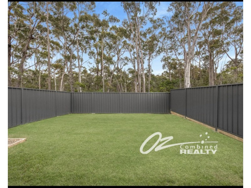 A&B/10 Lancing Avenue, Sussex Inlet NSW 2540