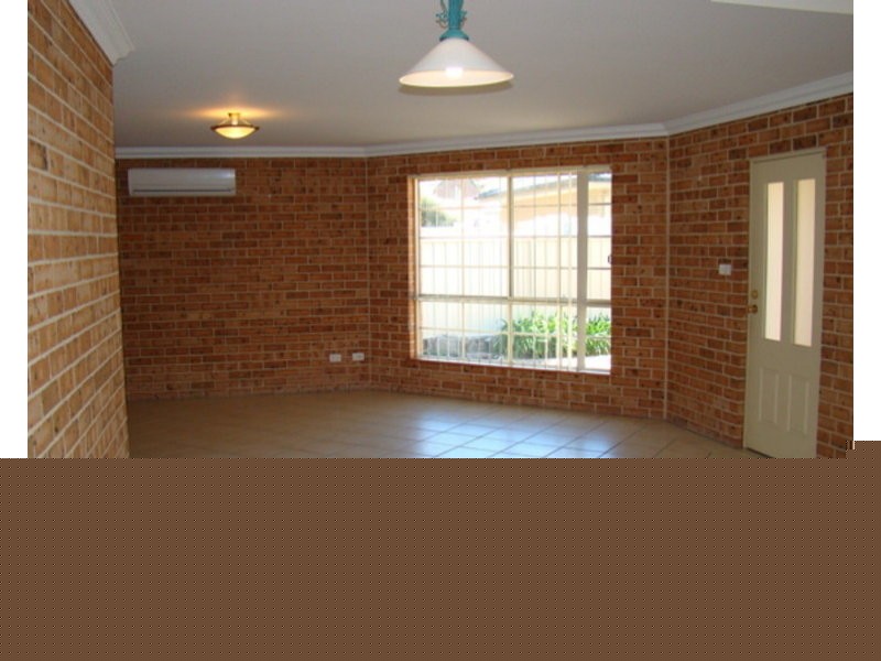 2/11 Leumeah Street, Sanctuary Point NSW 2540