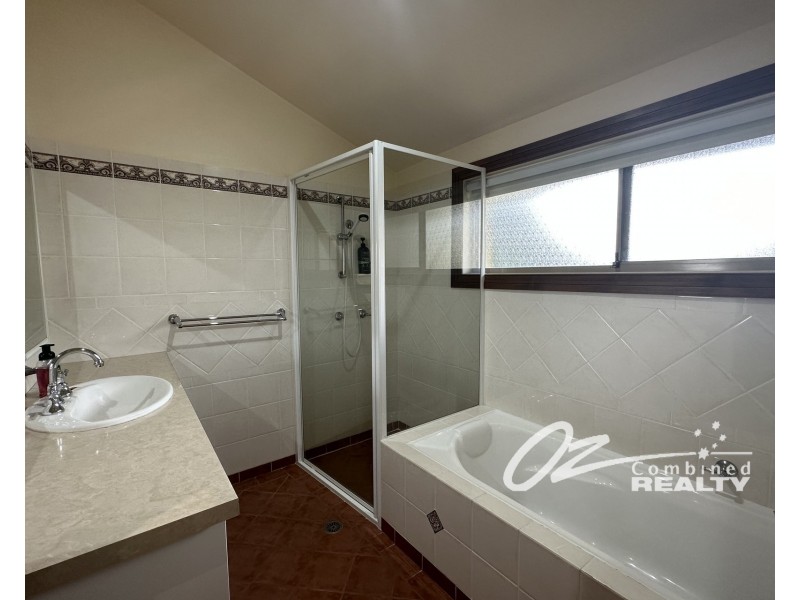 1 Tasman Road, St Georges Basin NSW 2540