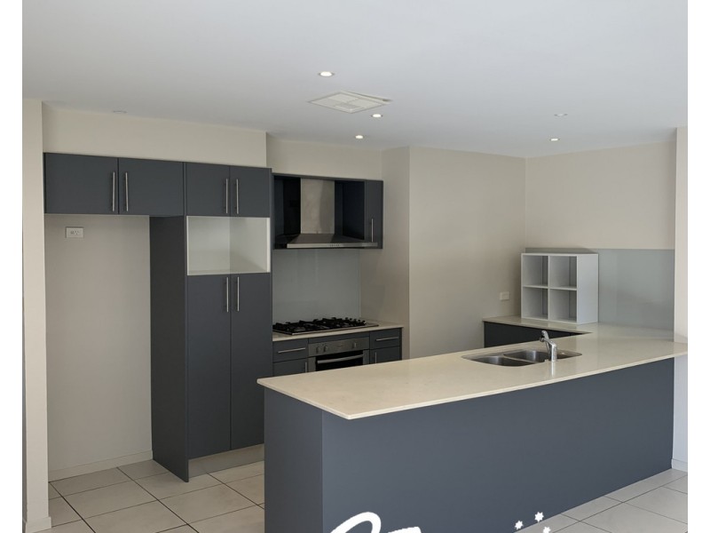 2/80 Currambene Street, Huskisson NSW 2540