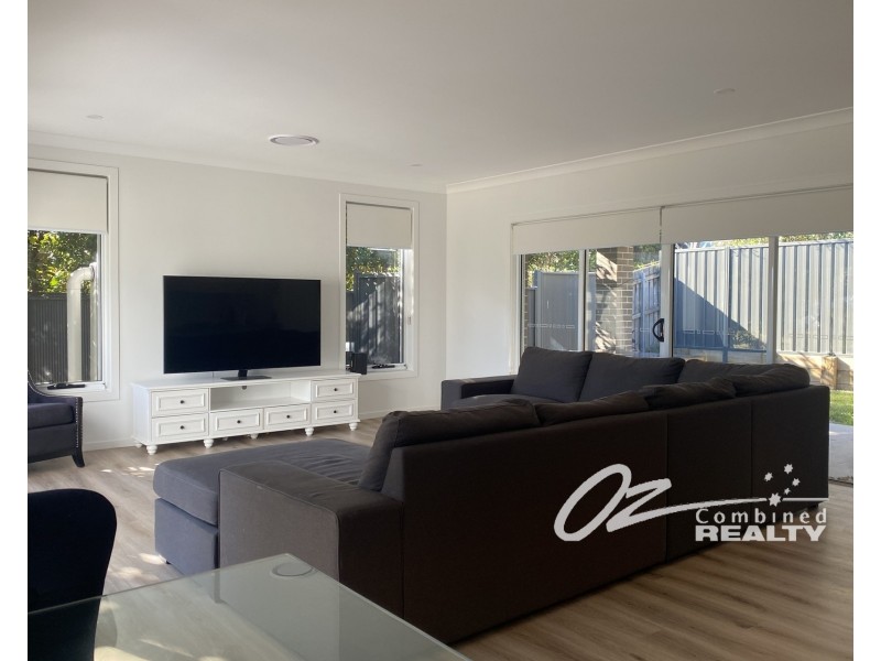 6 Coaster Circuit, Vincentia NSW 2540