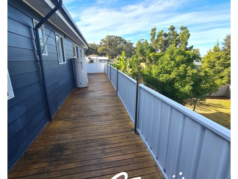 18 Audrey Avenue, Basin View NSW 2540