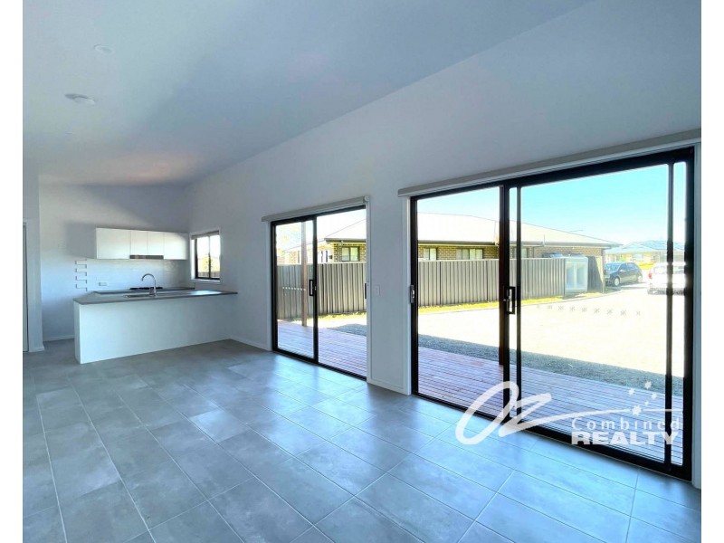 A/8 Wullun Close, Sanctuary Point NSW 2540