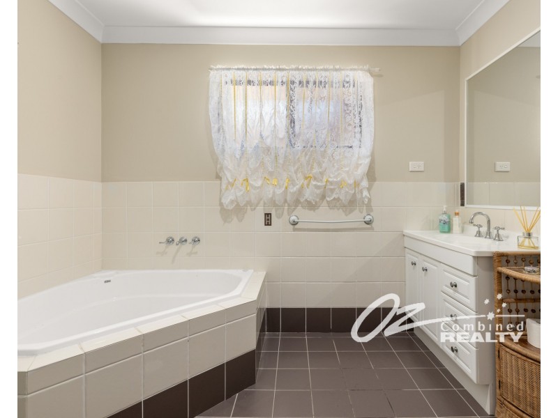 12 Maxwell Crescent, Sanctuary Point NSW 2540