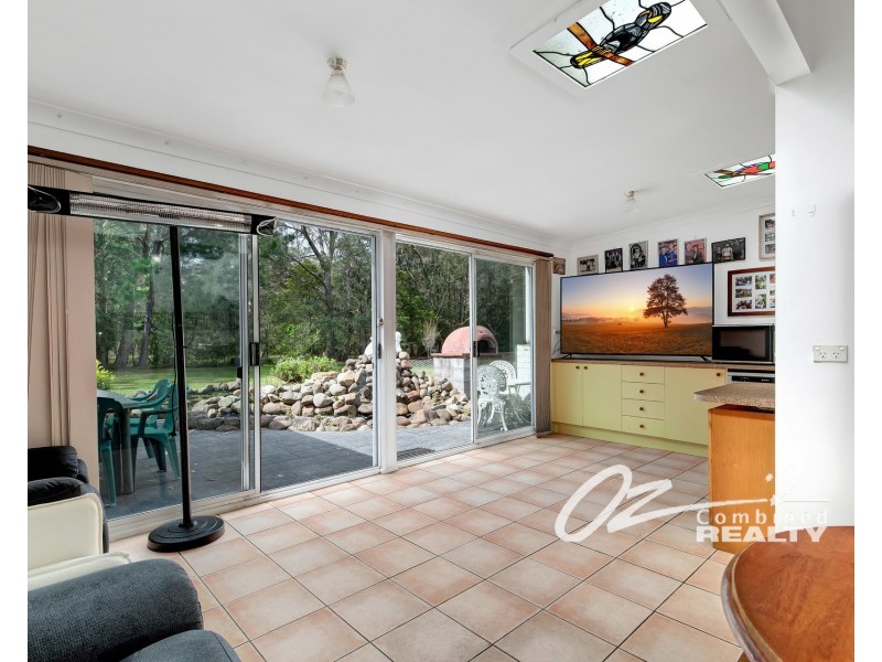 7 Knoll Parade, Woollamia NSW 2540