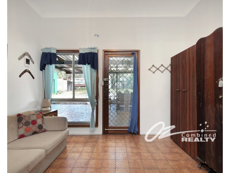 7 Knoll Parade, Woollamia NSW 2540