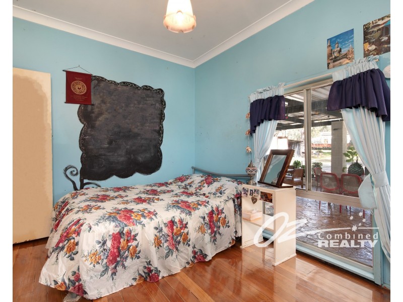 7 Knoll Parade, Woollamia NSW 2540