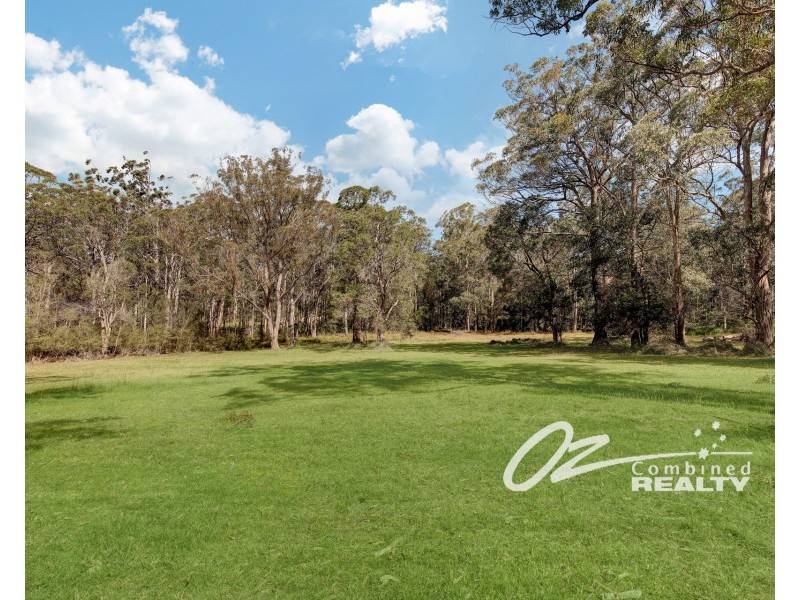 7 Knoll Parade, Woollamia NSW 2540