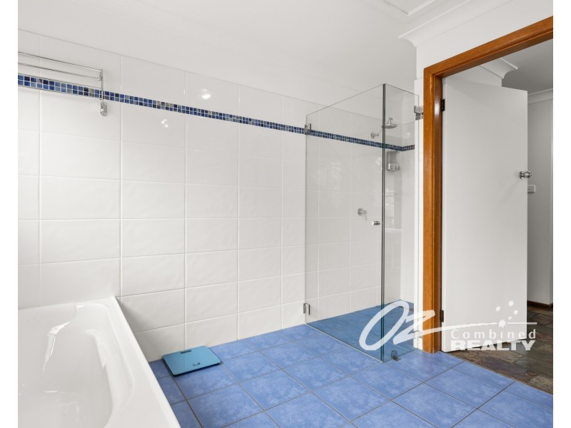 6 Macleans Point Road, Sanctuary Point NSW 2540
