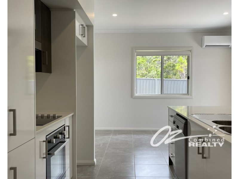 A/6 Lancing Avenue, Sussex Inlet NSW 2540