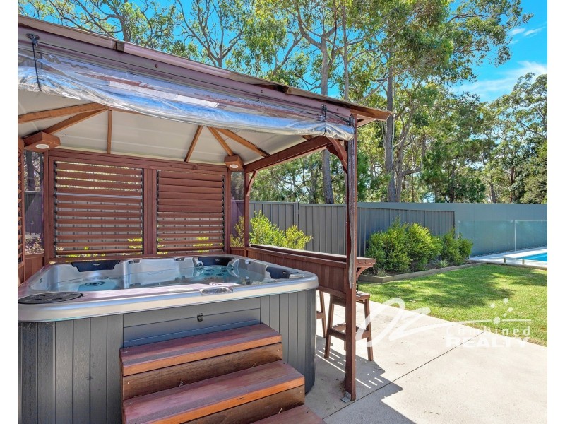 12 Wullun Close, Sanctuary Point NSW 2540