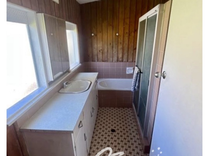 42 Currambene Street, Huskisson NSW 2540