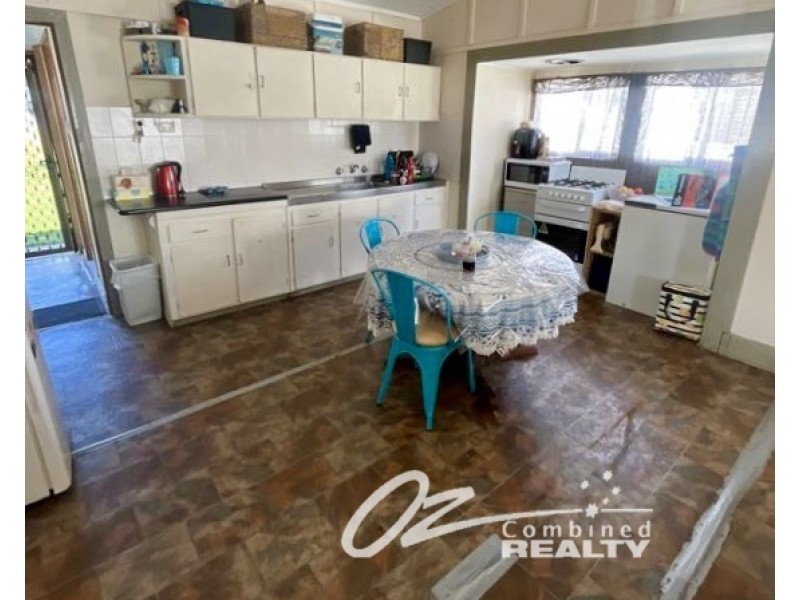 42 Currambene Street, Huskisson NSW 2540