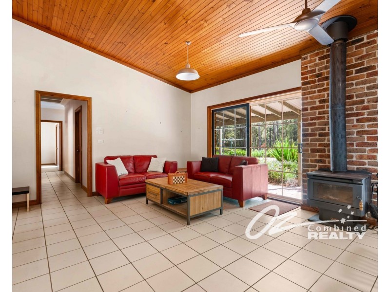 15 McArthur Drive, Falls Creek NSW 2540