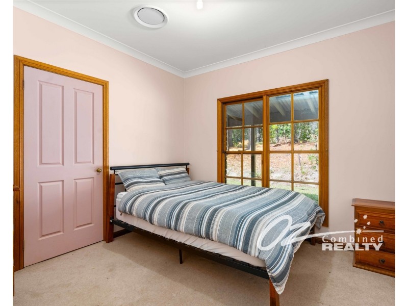 15 McArthur Drive, Falls Creek NSW 2540