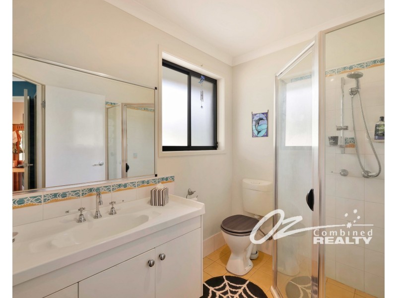 11 Clarendon Crescent, Basin View NSW 2540