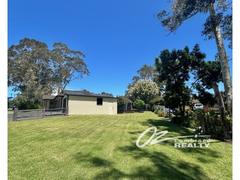 11 Clarendon Crescent, Basin View NSW 2540