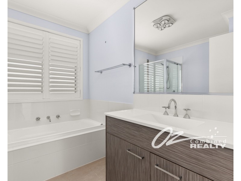 100 Links Avenue, Sanctuary Point NSW 2540