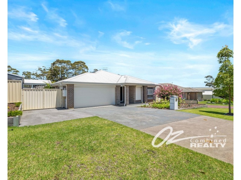 100 Links Avenue, Sanctuary Point NSW 2540