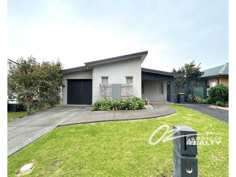 19 Hewitt Avenue, St Georges Basin NSW 2540
