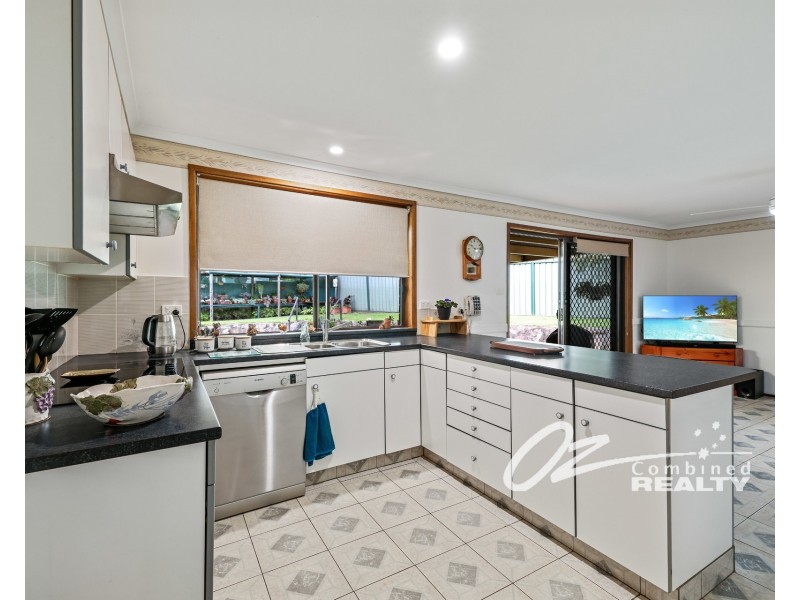 13 Clarendon Crescent, Basin View NSW 2540