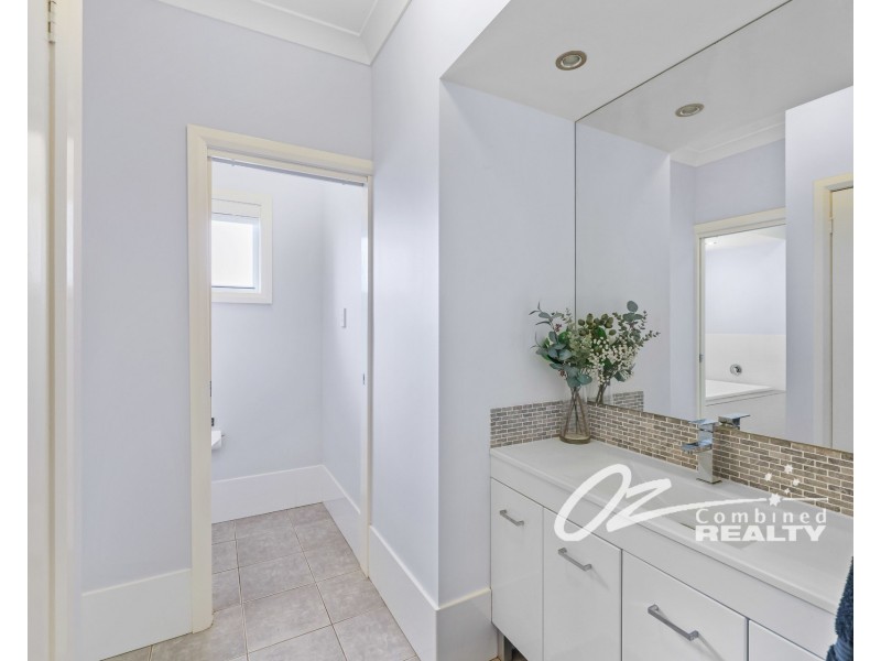 1 Firman Glen, St Georges Basin NSW 2540