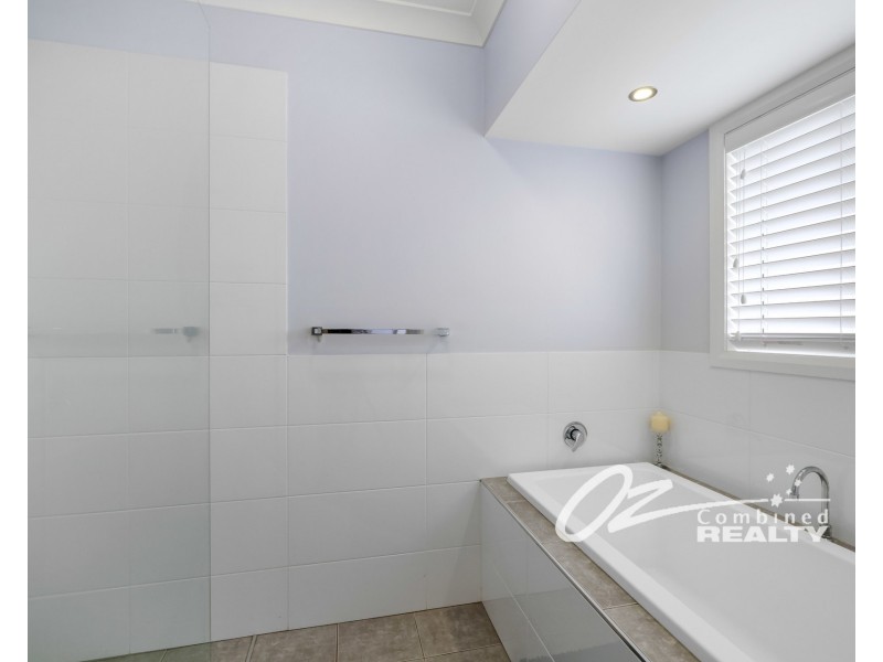 1 Firman Glen, St Georges Basin NSW 2540