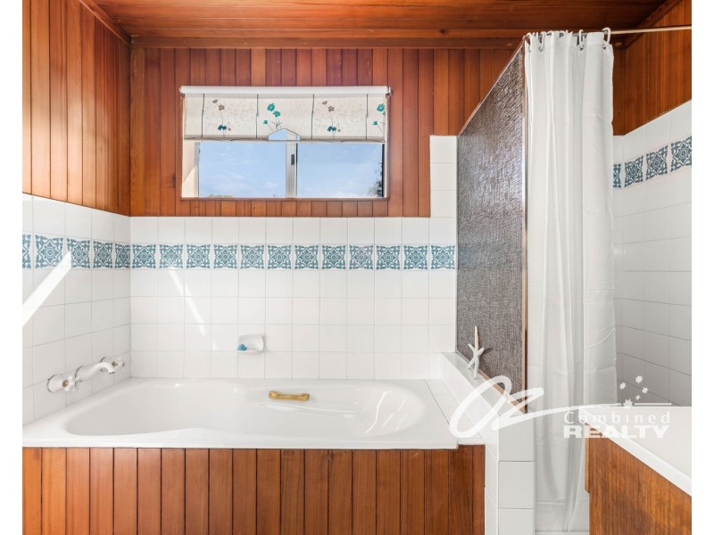 54 Tasman Road, St Georges Basin NSW 2540