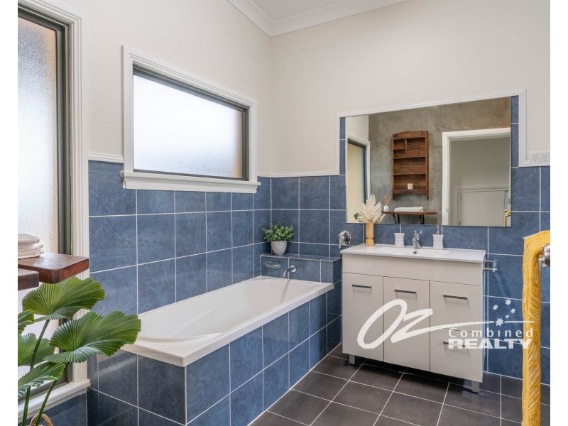 24 Fitzpatrick Street, Old Erowal Bay NSW 2540