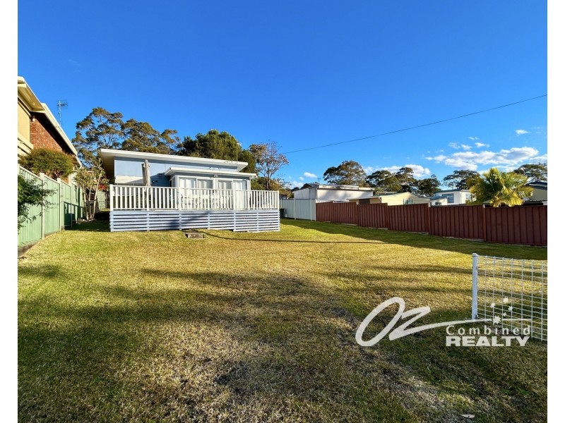 10 Lachlan Crescent, St Georges Basin NSW 2540