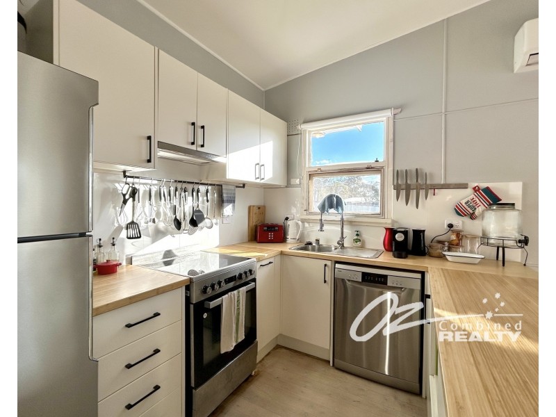 10 Lachlan Crescent, St Georges Basin NSW 2540