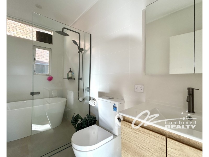 10 Lachlan Crescent, St Georges Basin NSW 2540