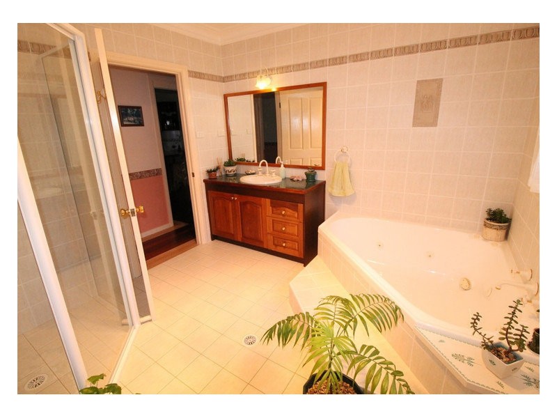 21 Nulla Place, St Georges Basin NSW 2540