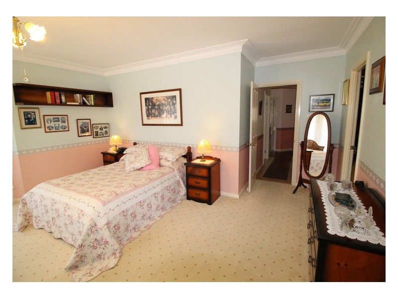 21 Nulla Place, St Georges Basin NSW 2540