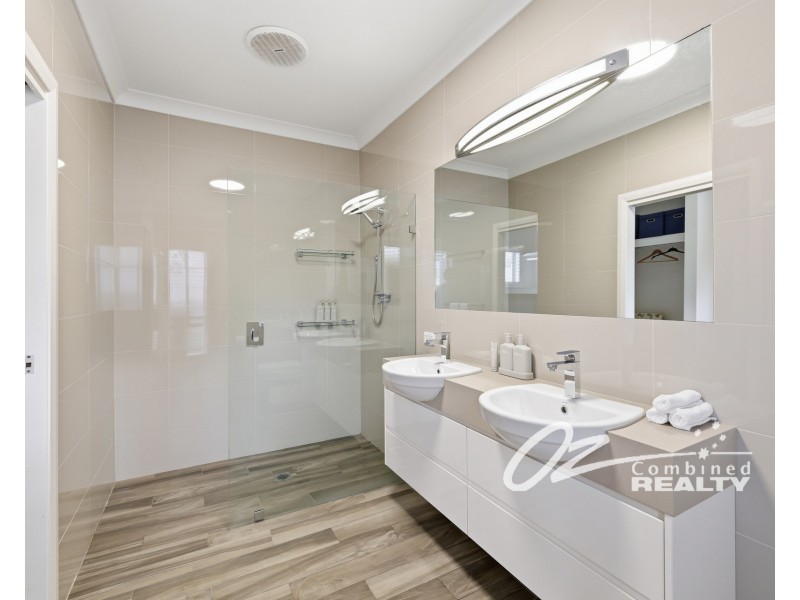 16 Deas Thompson Street, Vincentia NSW 2540