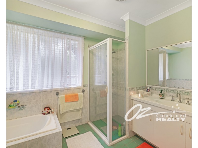 4 Elanora Parade, Basin View NSW 2540